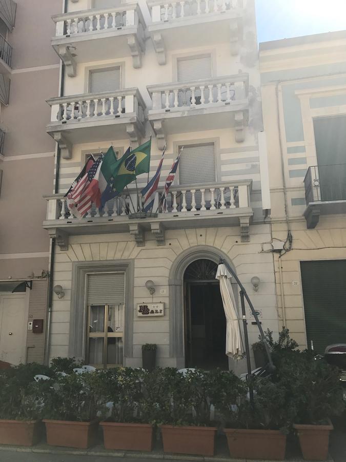 וירג'יו Hotel Bali מראה חיצוני תמונה